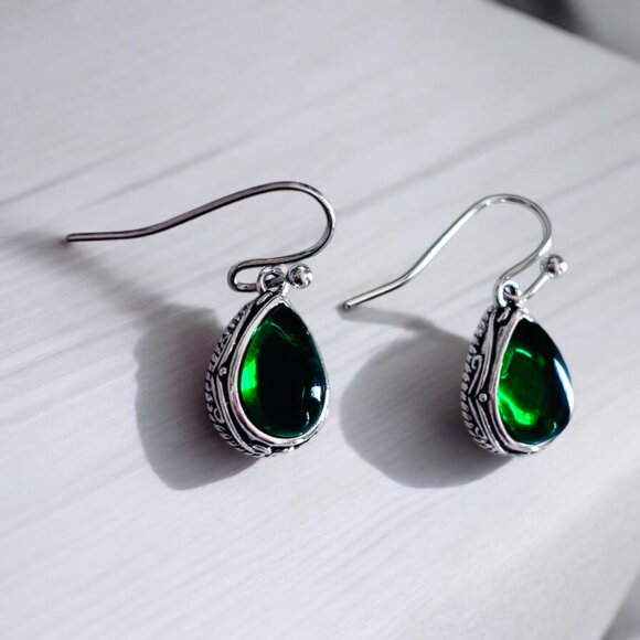 Green Stone Dangle Earring - Picture 4 of 6